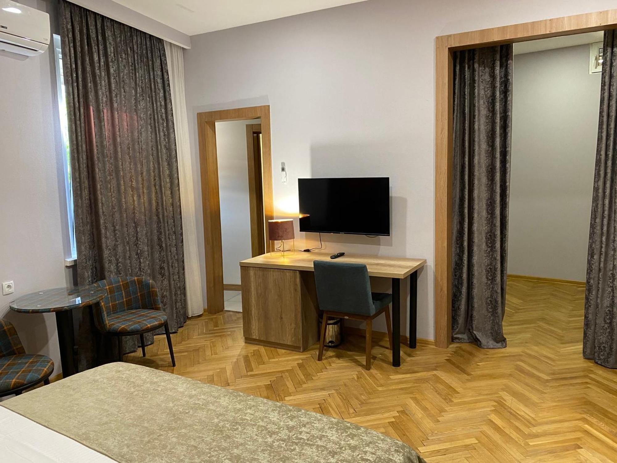 Hotel Banovani Tbilisi Exterior foto
